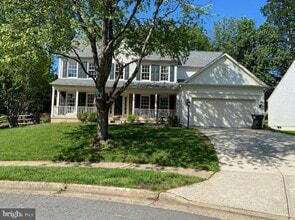 20406 Rosemallow Ct in Sterling, VA - Building Photo - Building Photo
