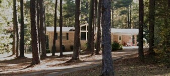 2288 Happy Hollow Dr SE in Conyers, GA - Building Photo