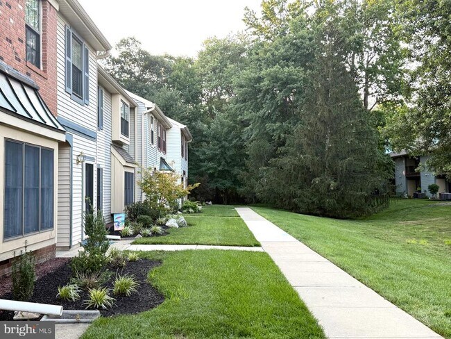 215 Wyndham Pl in Trenton, NJ - Building Photo - Building Photo