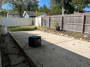 15 Lulu Dr in Lake Grove, NY - Foto de edificio - Building Photo