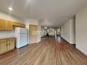 11102 179th Ave Ct E in Sumner, WA - Foto de edificio - Building Photo