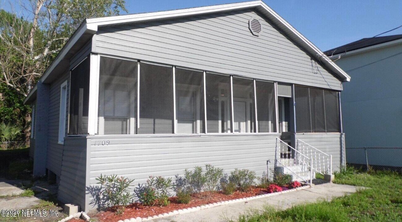 1709 W 45th St in Jacksonville, FL - Building Photo