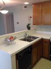 826 Boardwalk Pl, Unit 826 Boardwalk Place in Redwood City, CA - Foto de edificio - Building Photo