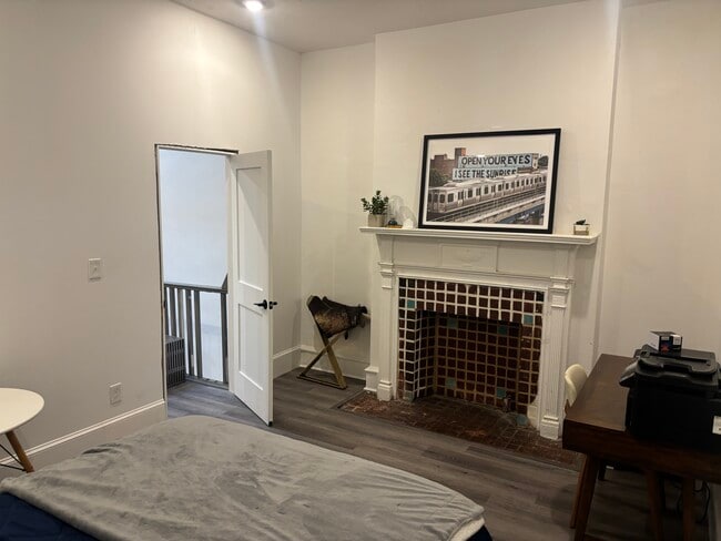 2313 N Front St, Unit 2 in Philadelphia, PA - Building Photo - Building Photo