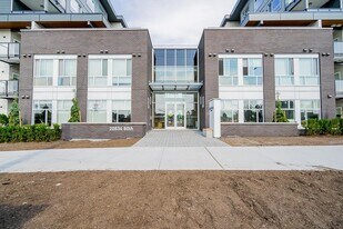 20834 80 Av in Langley, BC - Building Photo