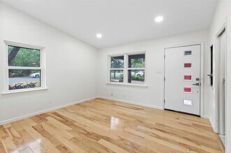 5403 Kings Hwy in Austin, TX - Building Photo - Building Photo