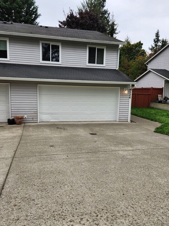 16518 32nd Ave E in Tacoma, WA - Building Photo
