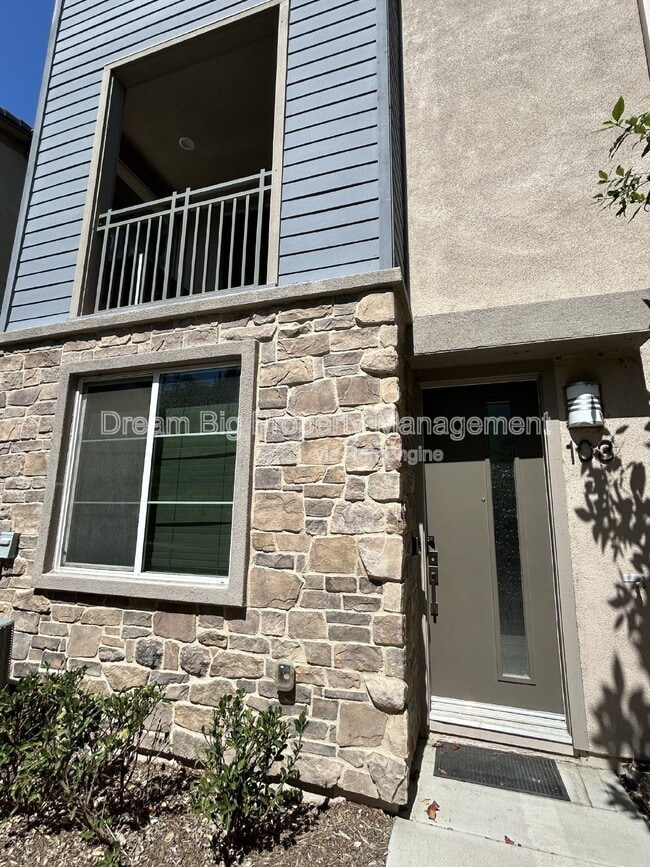 609 Savi Dr in Corona, CA - Building Photo - Building Photo