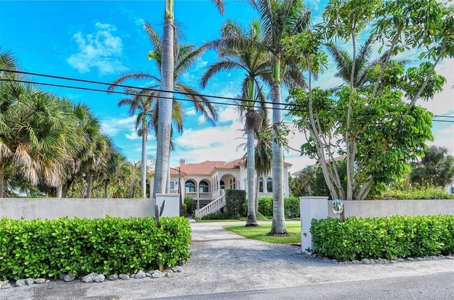 property at 2910 Casey Key Rd