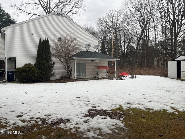 3 Chrisken Dr in Glenmont, NY - Building Photo - Building Photo