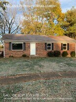 229 Shreveport Dr in Nicholasville, KY - Building Photo