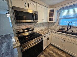 4849 Camphor Ave in Sarasota, FL - Building Photo - Building Photo