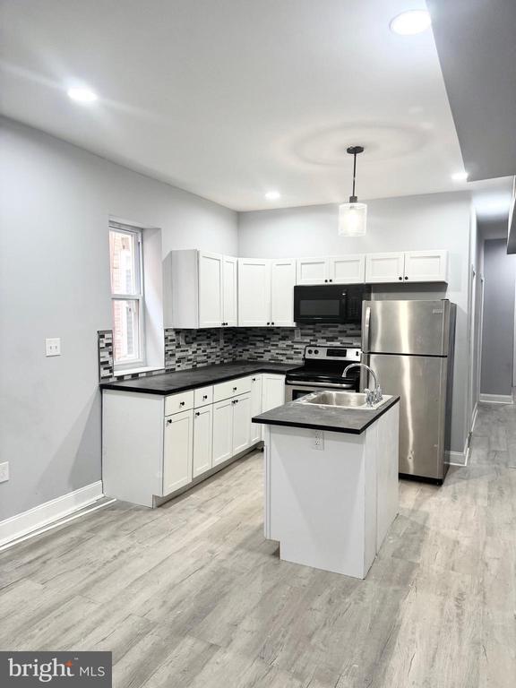 property at 5323 Walnut St