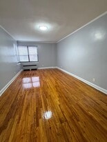 33 S Munn Ave, Unit 2F in East Orange, NJ - Building Photo