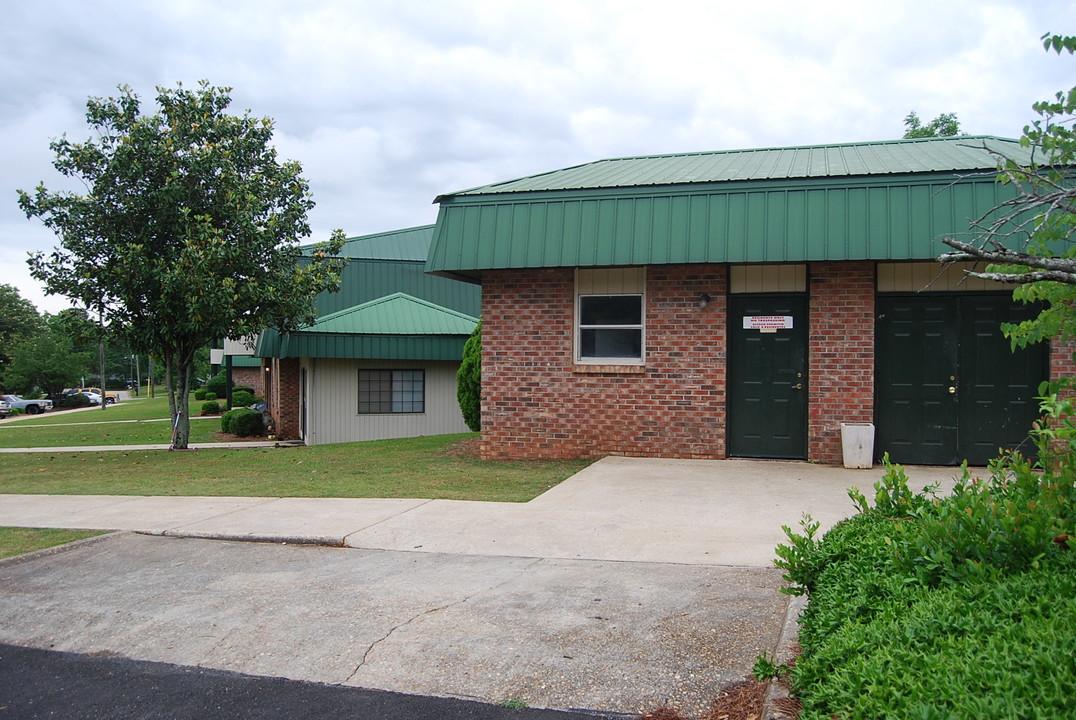 Brookdale Apartments in Enterprise, AL - Foto de edificio