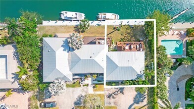 1560 Blue Point Ave in Naples, FL - Building Photo - Building Photo