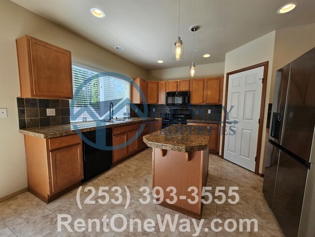 property at 15410 87th Ave E