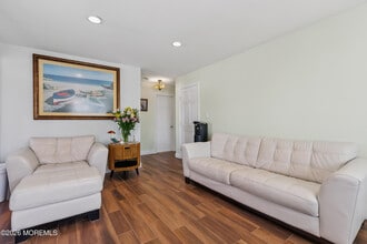 1382 Ocean Ave in Sea Bright, NJ - Building Photo - Building Photo