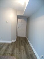 706 Executive Center Dr in West Palm Beach, FL - Building Photo