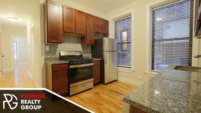 629 W Oakdale Ave, Unit 3