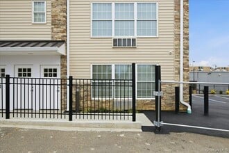 71 N Main St in Freeport, NY - Building Photo - Building Photo