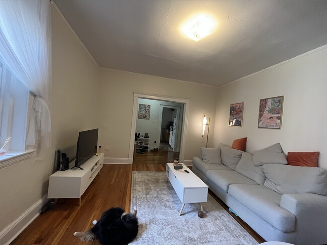 1800 Commonwealth Ave, Unit 13 in Boston, MA - Foto de edificio - Building Photo