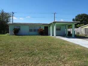 1086 Holland St in Melbourne, FL - Building Photo - Building Photo