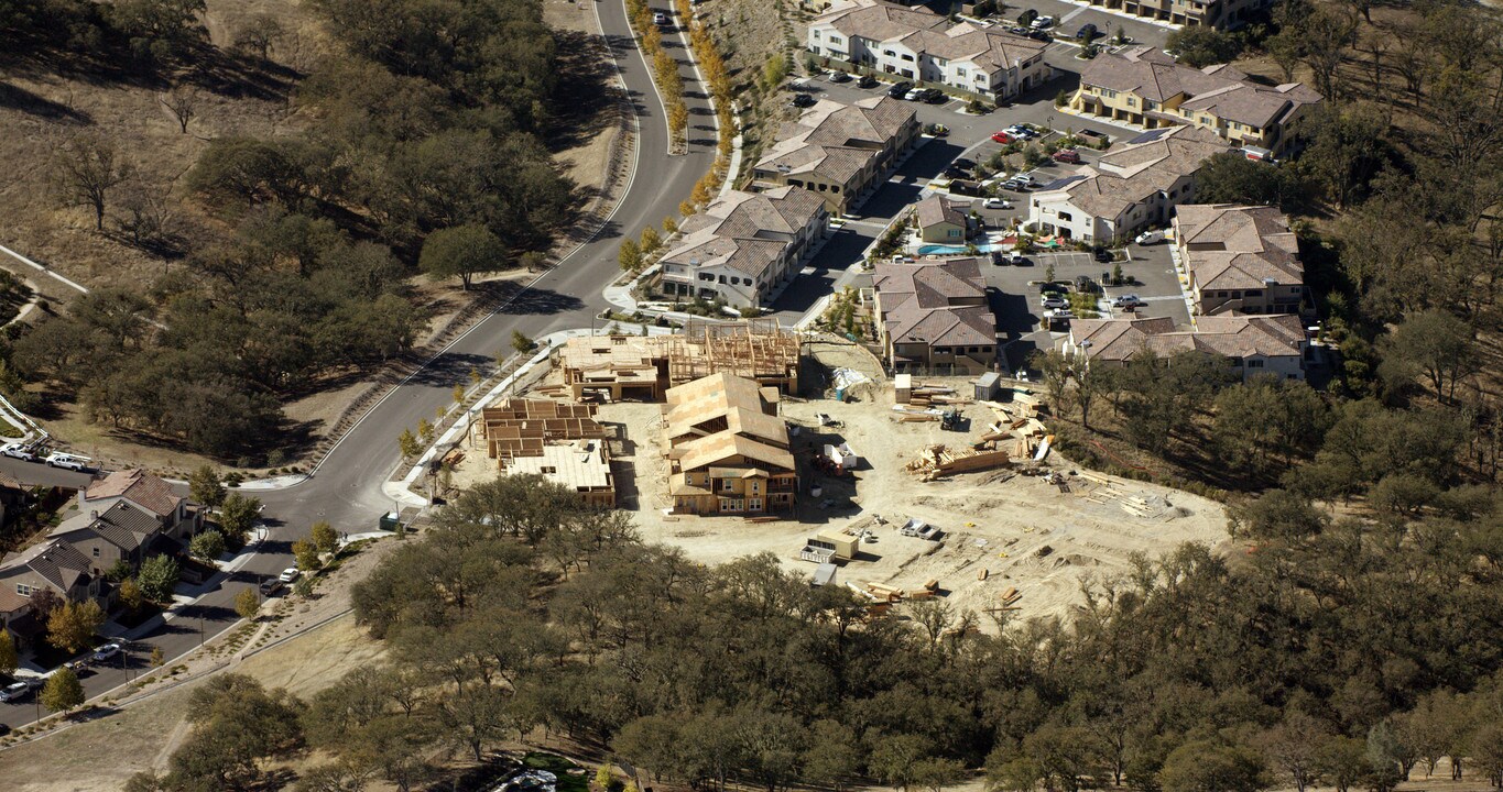 Woodridge in Atascadero, CA - Building Photo