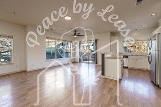 8838 NE Brentford Way in Hillsboro, OR - Building Photo - Building Photo