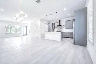 4917 N Nebraska Ave in Tampa, FL - Building Photo - Building Photo