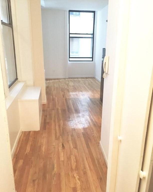11 Maiden Ln in New York, NY - Building Photo - Building Photo