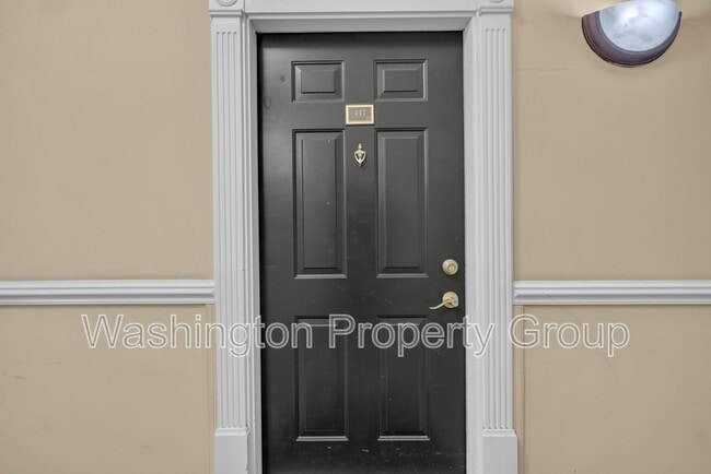 4854 Eisenhower Ave in Alexandria, VA - Building Photo - Building Photo