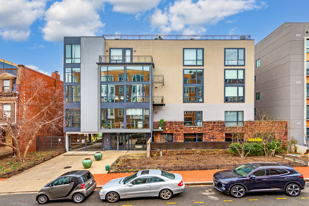 City Overlook in Washington, DC - Building Photo