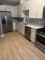 5529 W Monroe St, Unit 2 in Chicago, IL - Building Photo