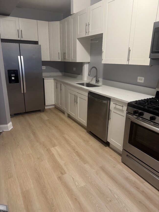 5529 W Monroe St, Unit Unit 2