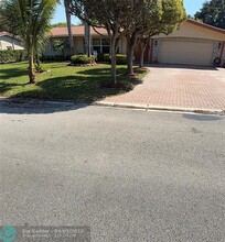 3881 NW 100th Ave in Coral Springs, FL - Building Photo - Building Photo