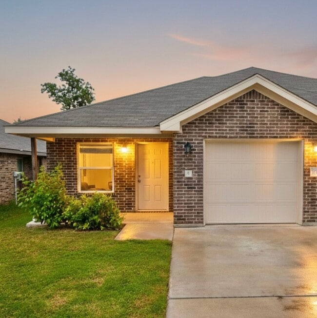 property at 1018 B Zora Dr