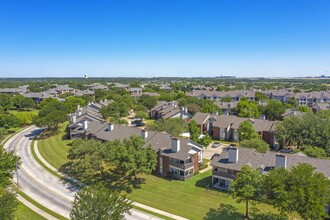 Bear Creek at Harwood Apartments in Euless, TX - Building Photo - Building Photo