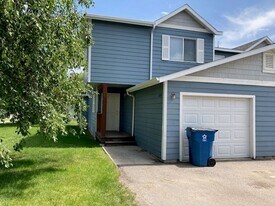 2431 Daws Dr in Bozeman, MT - Building Photo