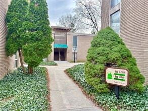 6770 Chaffee Ct in Brecksville, OH - Building Photo - Building Photo