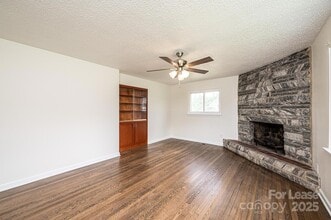 975 22nd St Pl NE, Unit 961 in Hickory, NC - Building Photo - Building Photo