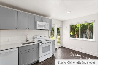 571 S Taft St in Lakewood, CO - Building Photo - Building Photo