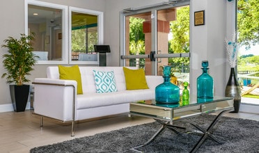 Edge at Lake Lotus in Altamonte Springs, FL - Foto de edificio - Interior Photo