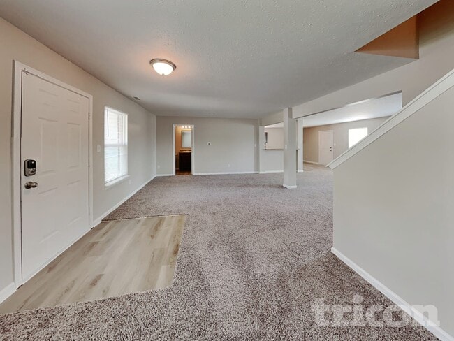 5162 Sandwood Dr in Indianapolis, IN - Foto de edificio - Building Photo