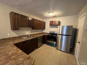 6394 W Fairfield Dr in Pensacola, FL - Building Photo - Building Photo