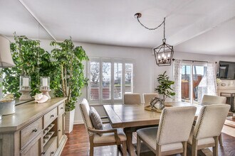 385 Calle Borrego in San Clemente, CA - Foto de edificio - Building Photo