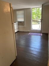 27 Union St in Holbrook, MA - Building Photo - Building Photo