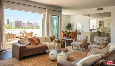 855 Croft Ave in Los Angeles, CA - Building Photo - Building Photo