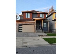 15655-1577B 77B Ave in Surrey, BC - Building Photo