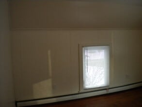 254 Union St, Unit B in Bennington, VT - Foto de edificio - Building Photo